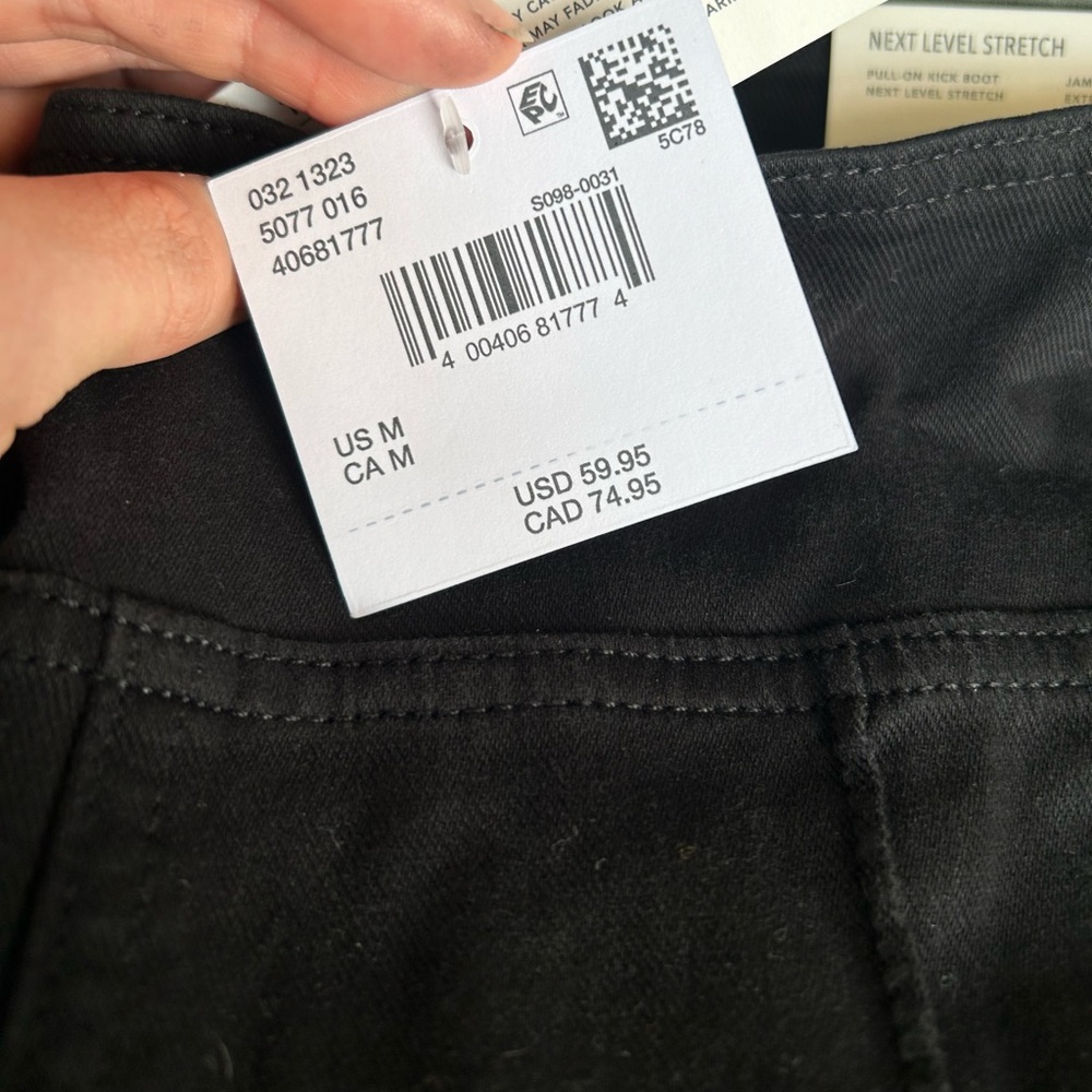 NWT AE stretch jeans - Picture 4 of 4